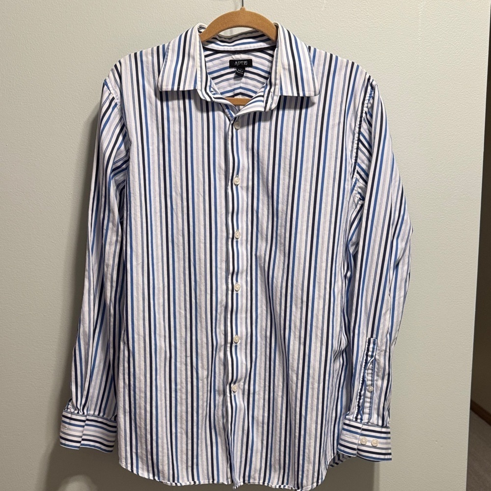 Apt. 9 Men's White and Blue Striped Button Down Shirt